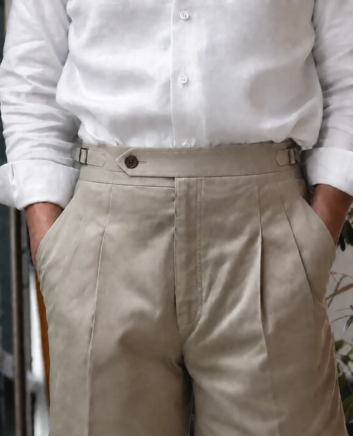 Classic button waistband